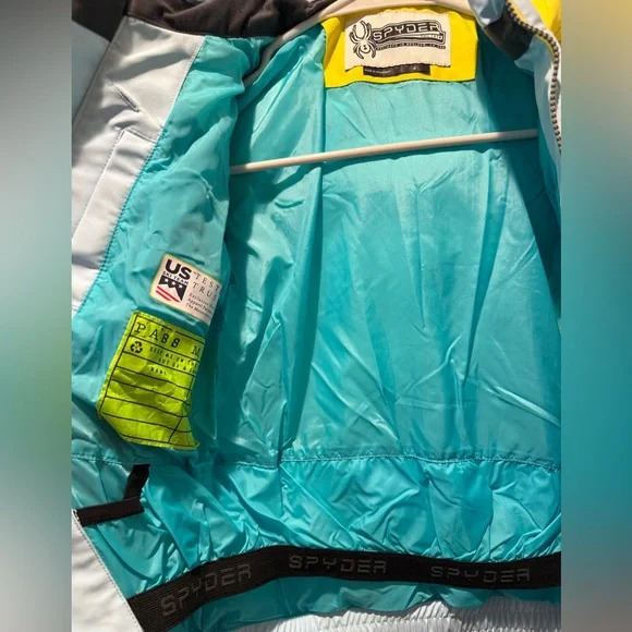 Spyder Kids Winter Puffer Jacket Size 6- Great Condition - Picture 3 of 7